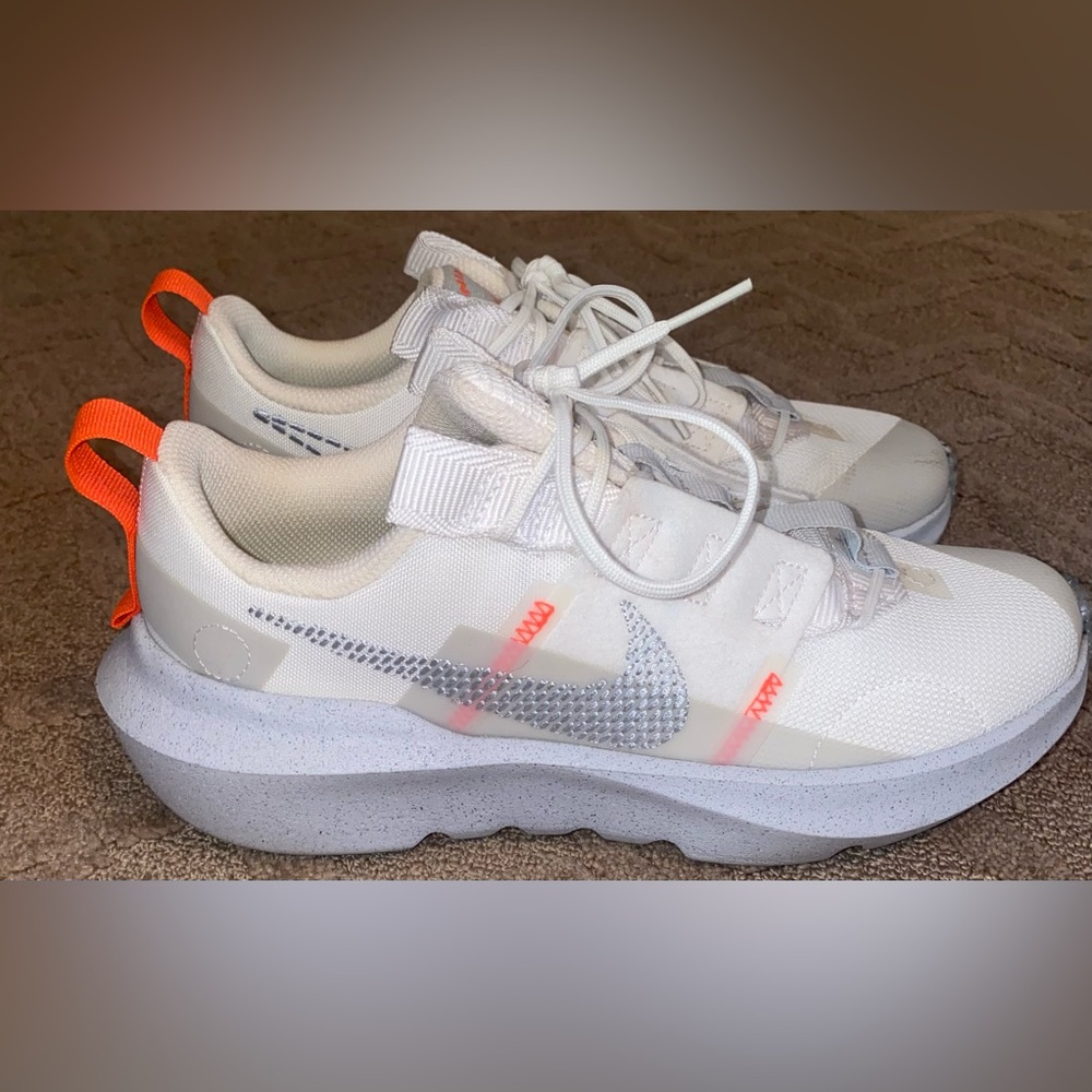 Nike women’s size 5